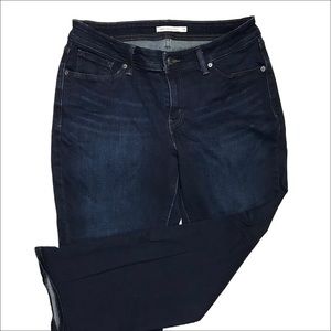 -Levi Dark Denim Jeans • Curvy Bootcut-